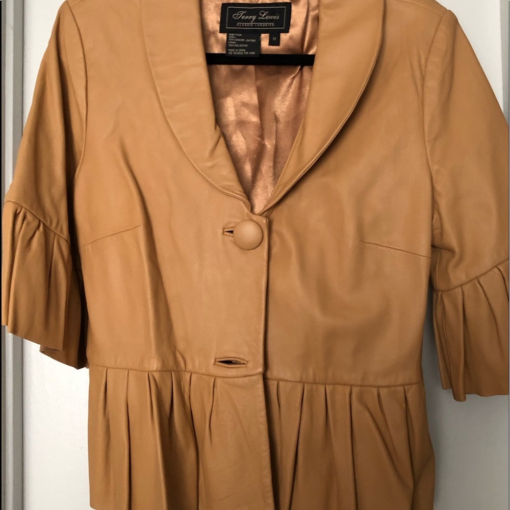 Short tan leather jacket